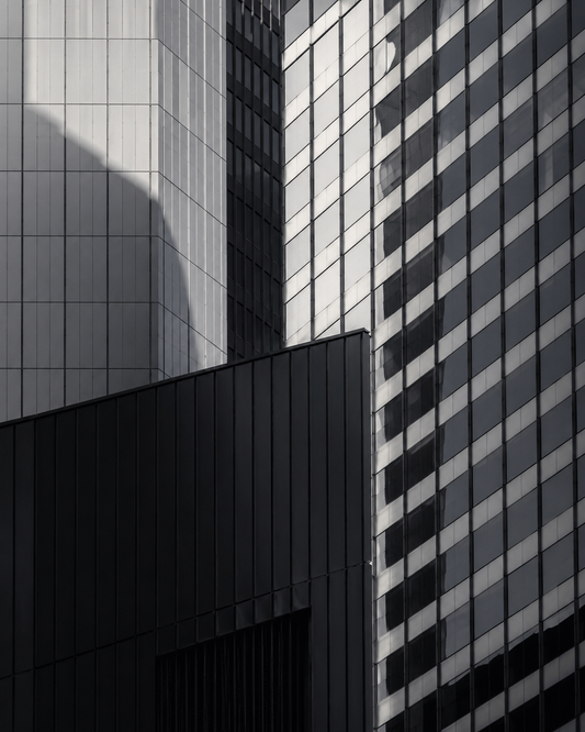 Quadro Fachadas de Vidro e Concreto em Preto e Branco