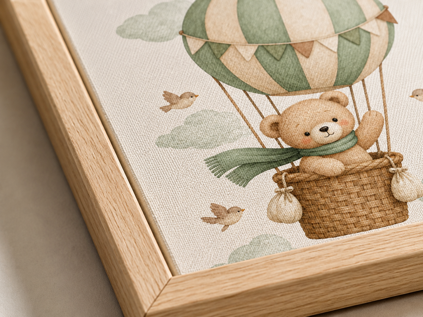 Quadro Infantil Ursinho no Balão Verde