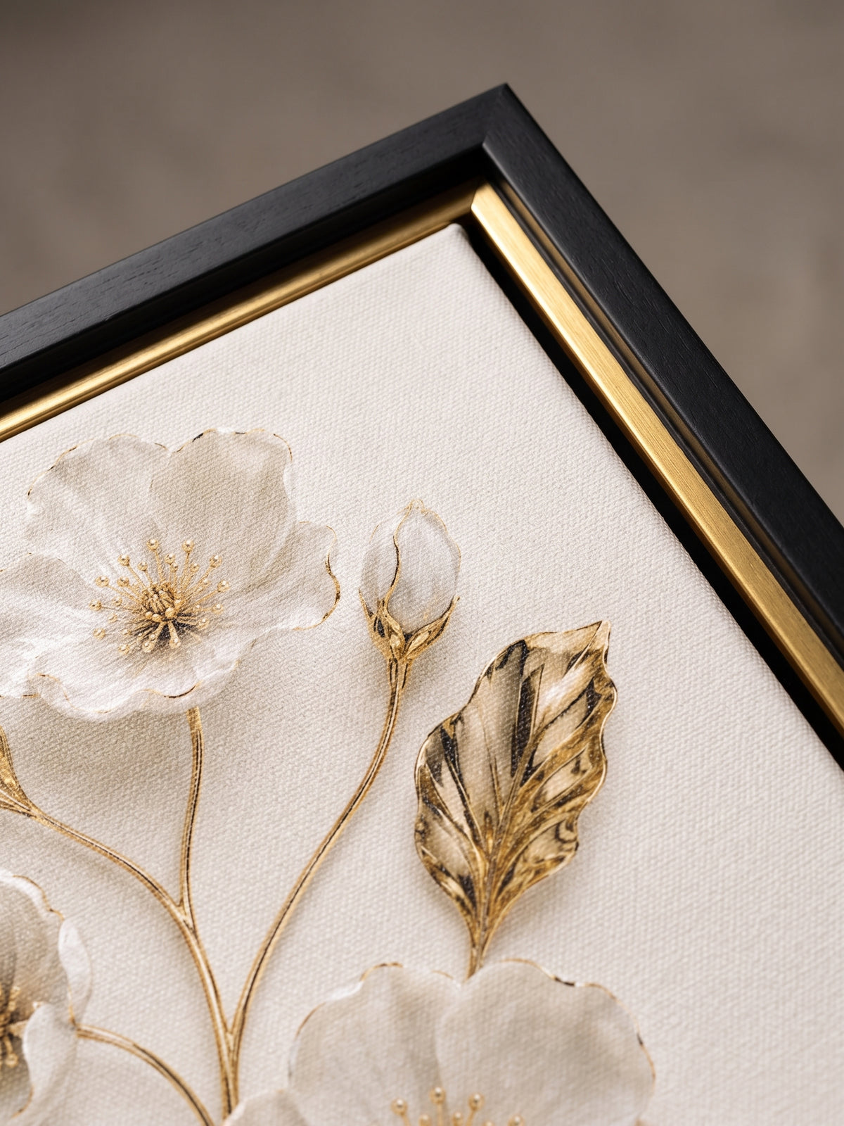 Quadro Flores de Marfim e Ouro